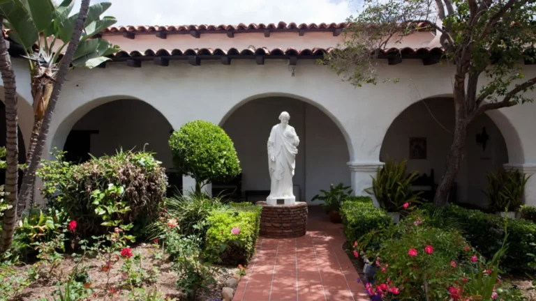 Residential mental health care setting near Mission Valley focused on healing and rest.